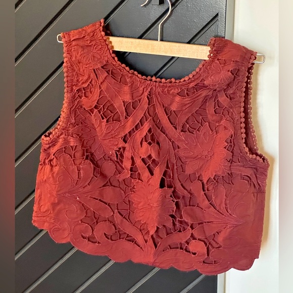 Anthropologie lace shell top and skirt set. Size XS. Excellent condition! - Picture 4 of 5